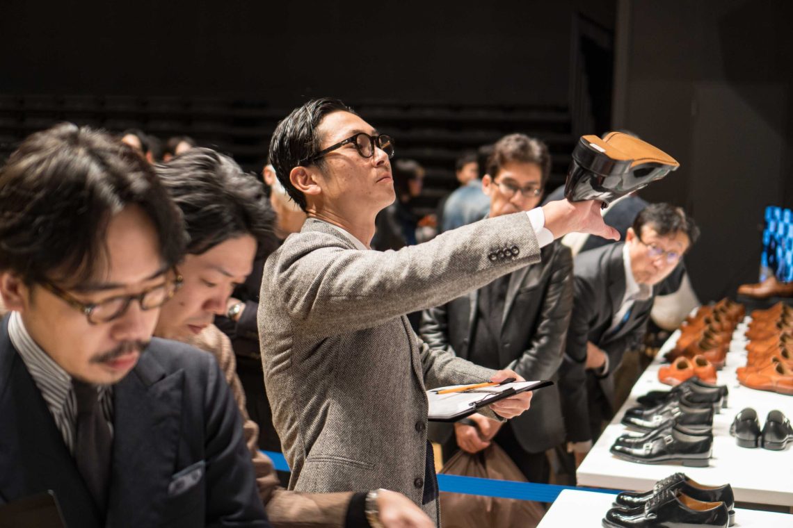 First world shoe shine champion and shoe shine ambassadeur Yuya Hasegawa doing jury duty.